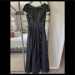 JJ’s House Mother of Bride Dress. Size US 6, Black